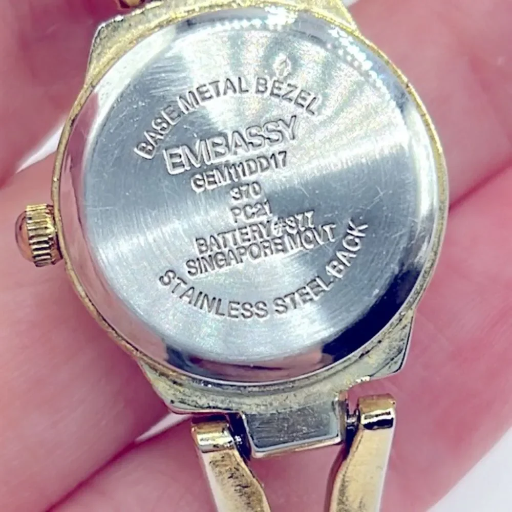 Working! Ladies Vintage Embassy Dainty Twist Band Watch